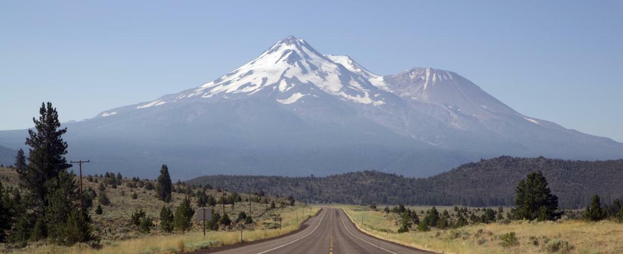 Inn At Mount Shasta Bagian luar foto